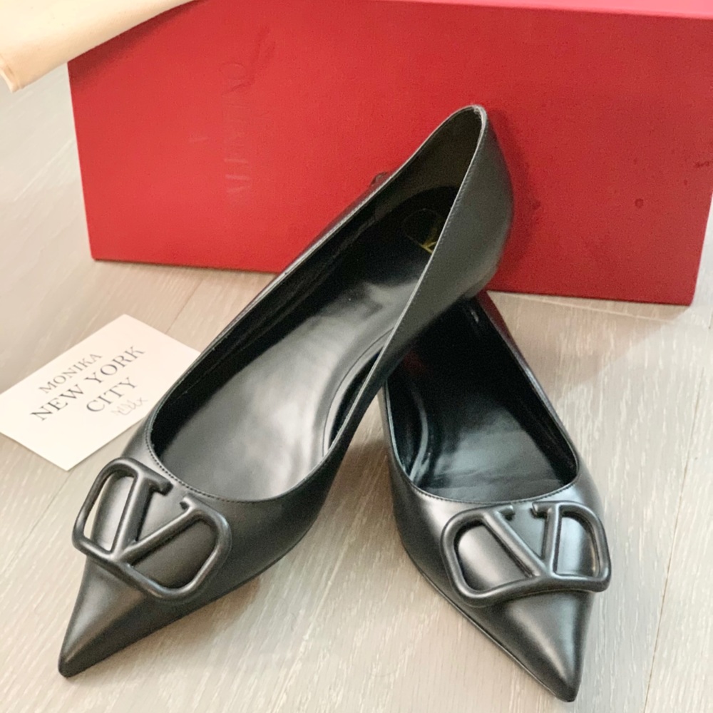 NIB AUTHENTIC Valentino Garavani Ballet Flats 39.5
